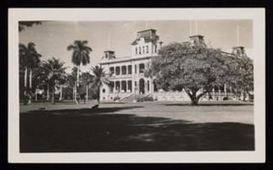 ['Iolani Palace]