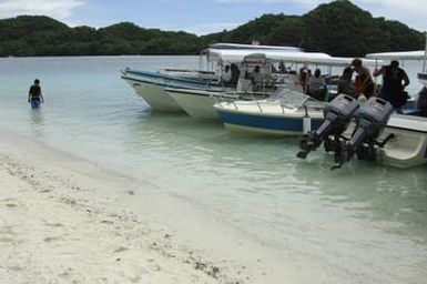 [Assignment: 48-DPA-SOI_K_Palau_6-7-9-07] Pacific Islands Tour: Visit of Secretary Dirk Kempthorne [and aides] to Palau Islands, Republic of Palau [48-DPA-SOI_K_Palau_6-7-9-07__DI12749.JPG]