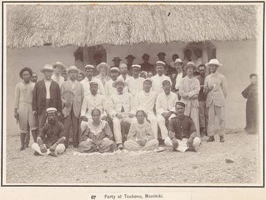 Parliamentary party at Tauhonu (Tauhunu?), Manihiki, 1903
