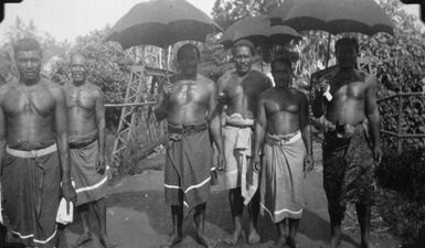 Mau members coming to Apia from bush for Fono