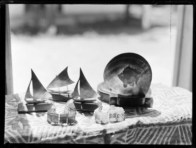 Rarotongan shell fish and ship models and carvings, Rarotonga, Cook Islands