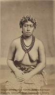 [Samoan woman]