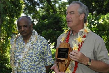 [Assignment: 48-DPA-SOI_K_Amer_Sam] Pacific Islands Tour: Visit of Secretary Dirk Kemmpthorne [and aides] to American Samoa, U.S. Territory [48-DPA-SOI_K_Amer_Sam__DI15299.JPG]