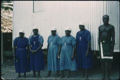 Dr Leo's Little Sisters : Bougainville Island, Papua New Guinea, 1960 / Terence and Margaret Spencer