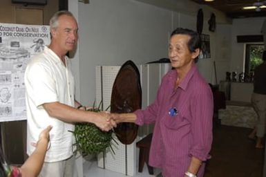 [Assignment: 48-DPA-SOI_K_Guam_6-6-7-07] Pacific Islands Tour: Visit of Secretary Dirk Kempthorne [and aides] to Guam, U.S. Territory [48-DPA-SOI_K_Guam_6-6-7-07__DI11195.JPG]