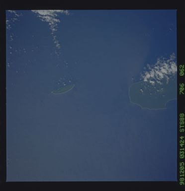 STS088-706-062 - STS-088 - Earth observation taken during STS-88 mission