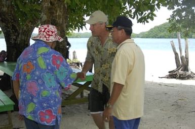 [Assignment: 48-DPA-SOI_K_Palau_6-7-9-07] Pacific Islands Tour: Visit of Secretary Dirk Kempthorne [and aides] to Palau Islands, Republic of Palau [48-DPA-SOI_K_Palau_6-7-9-07__DI12667.JPG]