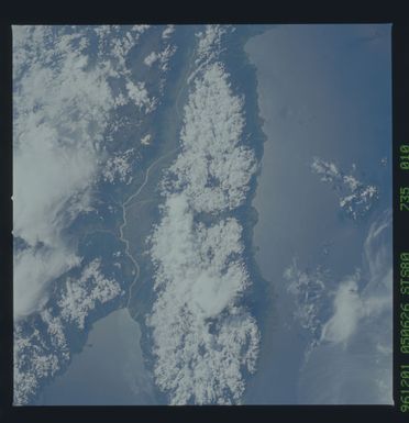 STS080-735-010 - STS-080 - Earth observations taken from Space Shuttle Columbia during STS-80 mission