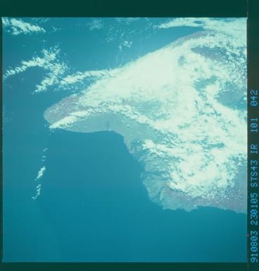 S43-101-042 - STS-043 - STS-43 earth observations