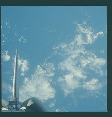 S09-35-1527 - STS-009 - Earth observations taken by the STS-9 crew