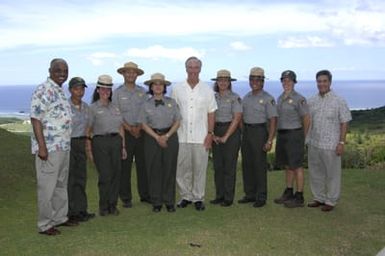 [Assignment: 48-DPA-SOI_K_Guam_6-6-7-07] Pacific Islands Tour: Visit of Secretary Dirk Kempthorne [and aides] to Guam, U.S. Territory [48-DPA-SOI_K_Guam_6-6-7-07__DI11487.JPG]