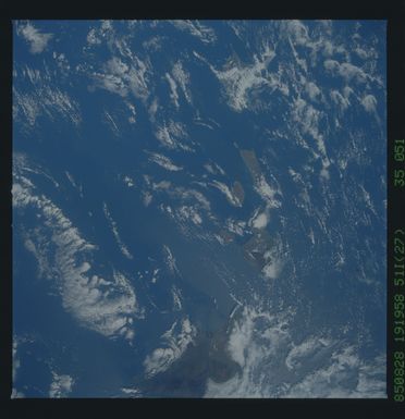 51I-35-051 - STS-51I - STS-51I earth observations