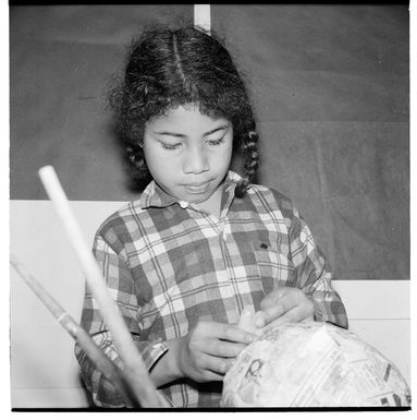 Art class at Beresford Street School, Auckland