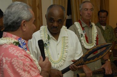 [Assignment: 48-DPA-SOI_K_Amer_Sam] Pacific Islands Tour: Visit of Secretary Dirk Kemmpthorne [and aides] to American Samoa, U.S. Territory [48-DPA-SOI_K_Amer_Sam__DI15497.JPG]