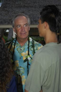 [Assignment: 48-DPA-SOI_K_Saipan_6-5-07] Pacific Islands Tour: Visit of Secretary Dirk Kempthorne [and aides] to Saipan Island, of the Commonwealth of the Northern Mariana Islands [48-DPA-SOI_K_Saipan_6-5-07__DI10969.JPG]