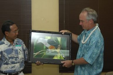 [Assignment: 48-DPA-SOI_K_Palau_6-7-9-07] Pacific Islands Tour: Visit of Secretary Dirk Kempthorne [and aides] to Palau Islands, Republic of Palau [48-DPA-SOI_K_Palau_6-7-9-07__DI12958.JPG]