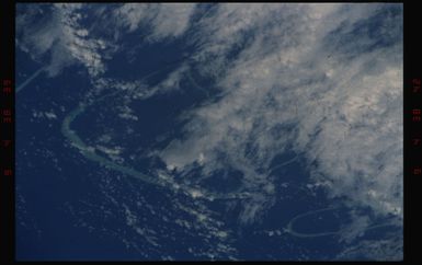 STS050-11-026 - STS-050 - Earth observation scenes of the north central Tuamotu Archipelago.