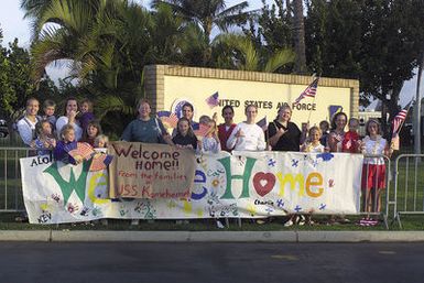 Family members from the USS KAMEHAMEHA (SSBN 642) and from Hickam AFB, Hawaii welcome the arrival of the crew members from the USN EP-3 Aries II aircraft involved in the March 31st accident with a Chinese F-8 aircraft. The crew arrived at Hickam AFB, HI from Anderson AB, Guam on board an USAF C-17 Globemaster III aircraft, as part of Operation VALIANT RETURN. The EP-3 crew members were detained in China for 17 days prior to being released