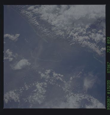 STS067-723-093 - STS-067 - Earth observations taken from shuttle orbiter Endeavour during STS-67 mission