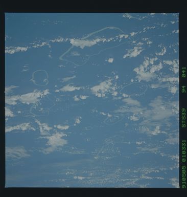 S39-94-041 - STS-039 - STS-39 earth observations