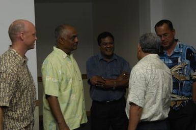 [Assignment: 48-DPA-SOI_K_Majuro_6-11-12-07] Pacific Islands Tour: Visit of Secretary Dirk Kempthorne [and aides] to Majuro Atoll, of the Republic of Marshall Islands [48-DPA-SOI_K_Majuro_6-11-12-07__DI14446.JPG]