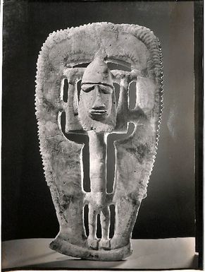 Photo of 'Northern New Ireland ancestral figure'