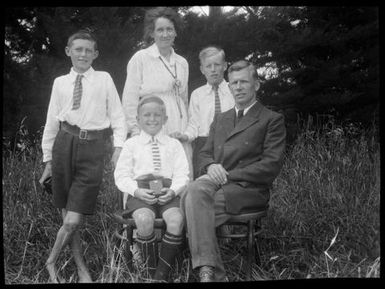 Saunderson Cooper family at Ocean Bay