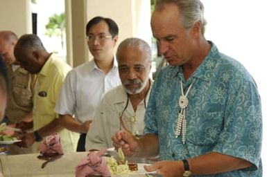 [Assignment: 48-DPA-SOI_K_Majuro_6-11-12-07] Pacific Islands Tour: Visit of Secretary Dirk Kempthorne [and aides] to Majuro Atoll, of the Republic of Marshall Islands [48-DPA-SOI_K_Majuro_6-11-12-07__DI14760.JPG]