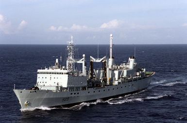 Port bow view of the Canadian ship, HMCS PROTECTEUR (AOR-509) as she returns to Hawaii at the end of the exercise RIMPAC 98