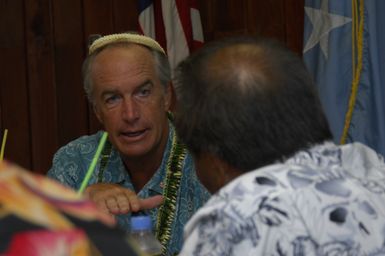 [Assignment: 48-DPA-SOI_K_Pohnpei_6-10-11-07] Pacific Islands Tour: Visit of Secretary Dirk Kempthorne [and aides] to Pohnpei Island, of the Federated States of Micronesia [48-DPA-SOI_K_Pohnpei_6-10-11-07__DI13747.JPG]