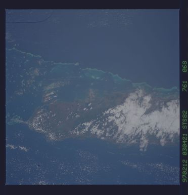 STS082-761-068 - STS-082 - Earth observations taken from shuttle orbiter Discovery during STS-82 mission