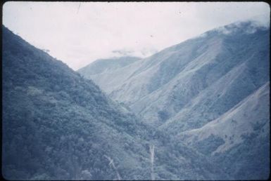 The Omung River valley : Papua New Guinea, 1954 / Terence and Margaret Spencer