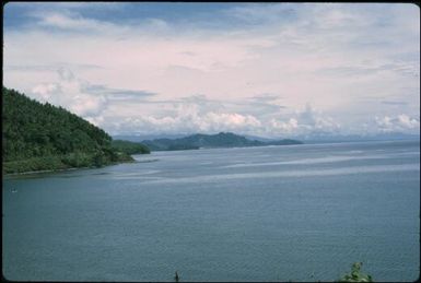 The coastline below Kieta (1) : Bougainville Island, Papua New Guinea, April 1971 / Terence and Margaret Spencer