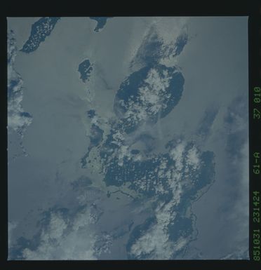 61A-37-010 - STS-61A - STS-61A earth observations