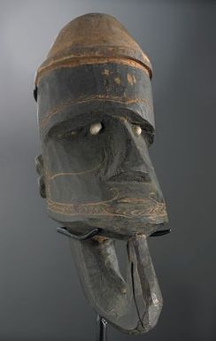 Nguzunguzu (War canoe prow figurehead)
