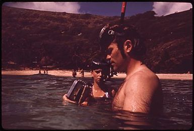 KOKO HEAD PARK IN THE HANAUMA BAY MARINE LIFE CONSERVATION DISTRICT IS A POPULAR SNORKELING AND SKIN DIVING SPOT. ALL MARINE LIFE IS PROTECTED HERE