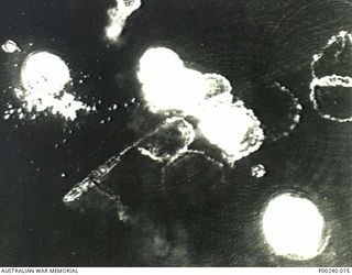 VITIAZ STRAITS, 1943-03-03. JAPANESE CONVOY UNDER ATTACK BY ALLIED AIRCRAFT OFF FINSCHHAFEN. (DONOR: W. TUCK)