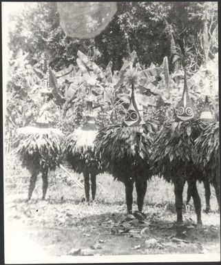 Row of male and female Dukduks, Matupit, Rabaul Harbour, New Guinea, 1929 / Sarah Chinnery