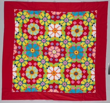 Tīvaevae ta’ōrei (patch work quilt)