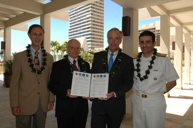 [Assignment: 48-DPA-09-29-08_SOI_K_Isl_Conf_Group] Group photos: participants in the Insular Areas Health Summit [("The Future of Health Care in the Insular Areas: A Leaders Summit") at the Marriott Hotel in] Honolulu, Hawaii, where Interior Secretary Dirk Kempthorne [joined senior federal health officials and leaders of the U.S. territories and freely associated states to discuss strategies and initiatives for advancing health care in those communinties [48-DPA-09-29-08_SOI_K_Isl_Conf_Group_DOI_0635.JPG]
