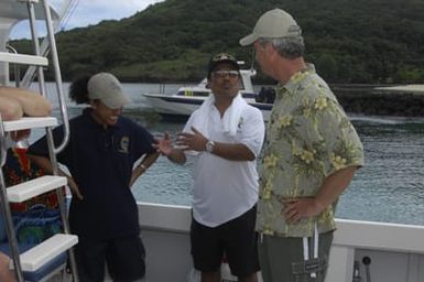 [Assignment: 48-DPA-SOI_K_Palau_6-7-9-07] Pacific Islands Tour: Visit of Secretary Dirk Kempthorne [and aides] to Palau Islands, Republic of Palau [48-DPA-SOI_K_Palau_6-7-9-07__DI12473.JPG]