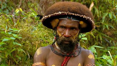 Wearing and maintaining wigs are an important tradition for Papua New Guineaâs Huli people