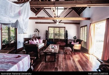 Fiji - bamboo buildings, thatched roofs - interior