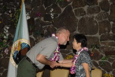 [Assignment: 48-DPA-09-28-08_SOI_K_NPS_Vol_AZ] President's Call to Service Award ceremony and reception for volunteers at the U.S.S. Arizona Memorial, Pearl Harbor, Honolulu, Hawaii, with Secretary Dirk Kempthorne [joining the National Park Service's Chief Historian for the Memorial, Daniel Martinez, among the dignitaries on hand] [48-DPA-09-28-09_SOI_K_NPS_Vol_AZ_IOD_4601.JPG]