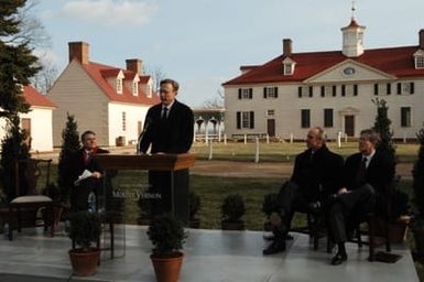 [Assignment: 48-DPA-01-12-09_SOI_K_Mt_Vernon] Visit of Secretary Dirk Kempthorne to Mount Vernon Estate and Gardens, Mount Vernon, Virginia, [for touring and announcement of the U.S. nomination of the George Washington home, along with the Papahanaumokuakea Marine National Monument in Hawaii, for inclusion on the United Nations Educational, Scientific, and Cultural Organization's (UNESCO's) World Heritage List. Joining Secretary Kempthorne for the announcement was James Rees, Executive Director of the Mount Vernon Estate and Gardens.] [48-DPA-01-12-09_SOI_K_Mt_Vernon_IOD_9446.JPG]