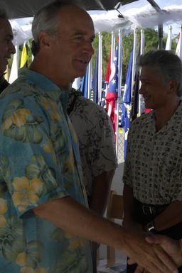 [Assignment: 48-DPA-SOI_K_Saipan_6-5-07] Pacific Islands Tour: Visit of Secretary Dirk Kempthorne [and aides] to Saipan Island, of the Commonwealth of the Northern Mariana Islands [48-DPA-SOI_K_Saipan_6-5-07__DI10803.JPG]