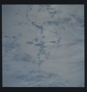 S45-609-033 - STS-045 - STS-45 earth observations