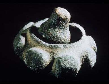 Stone mortar and pestle, Western Highlands : Papua New Guinea, 1955 / Terence and Margaret Spencer