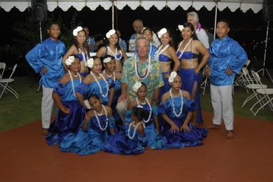 [Assignment: 48-DPA-SOI_K_Guam_6-6-7-07] Pacific Islands Tour: Visit of Secretary Dirk Kempthorne [and aides] to Guam, U.S. Territory [48-DPA-SOI_K_Guam_6-6-7-07__DI11930.JPG]