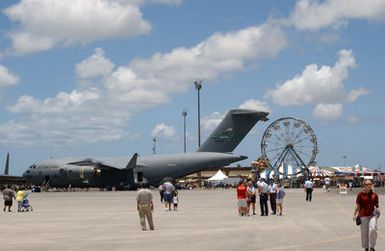 A US Air Force (USAF) Air Mobility Command (AMC) C-17A Globemaster III aircraft assigned to the 62nd Air Wing (AW), McChord Air Force Base (AFB), Washington, on display during the Friends and Neighbors Weekend at Hickam Air Force Base (AFB), Hawaii (HI)